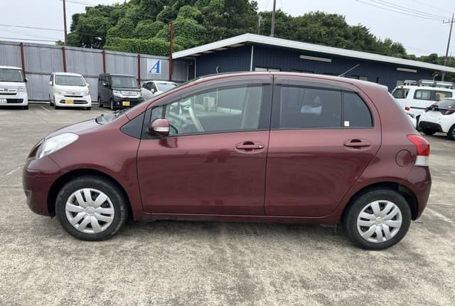 2010 Toyota Vitz JDM car for sale — photo 6 of 25