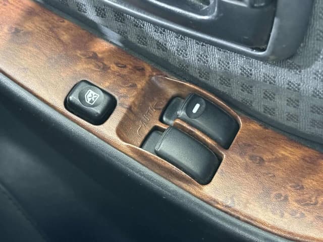 2001 Mitsubishi Pajero Mini JDM car for sale — photo 17 of 25
