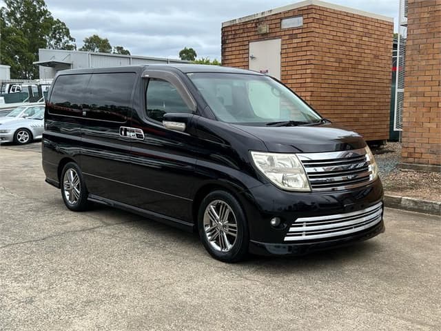 2006 Nissan Elgrand JDM car for sale — photo 4 of 16