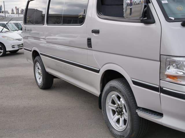 2001 Toyota HiAce JDM car for sale — photo 10 of 25