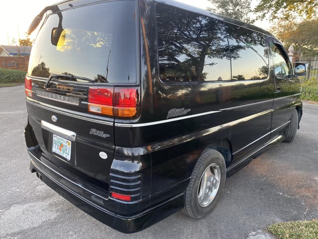 2000 Nissan Elgrand JDM car for sale — photo 4 of 10