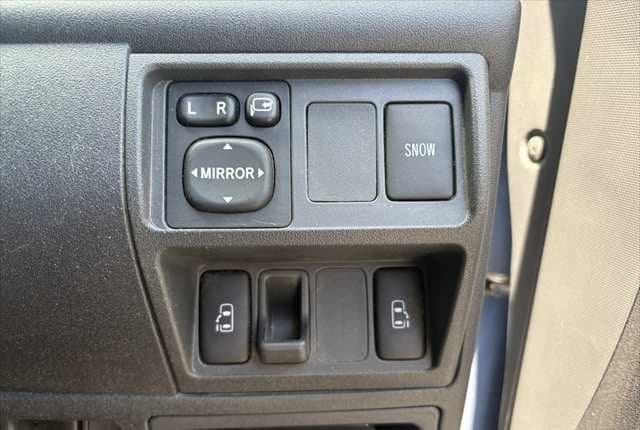 2011 Toyota JDM car for sale — photo 14 of 25