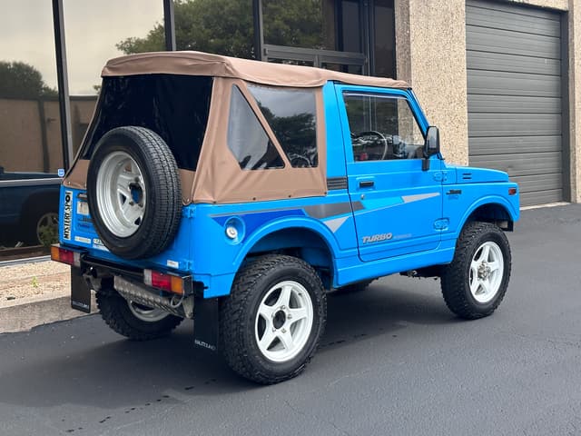 1990 Suzuki Jimny JDM car for sale — photo 3 of 17