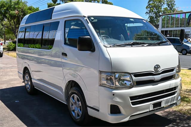 2011 Toyota HiAce JDM car for sale — photo 11 of 23