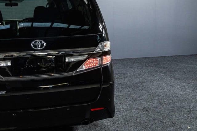 2012 Toyota Vellfire JDM car for sale — photo 5 of 19
