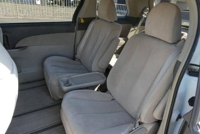 2009 Toyota Estima JDM car for sale — photo 7 of 18
