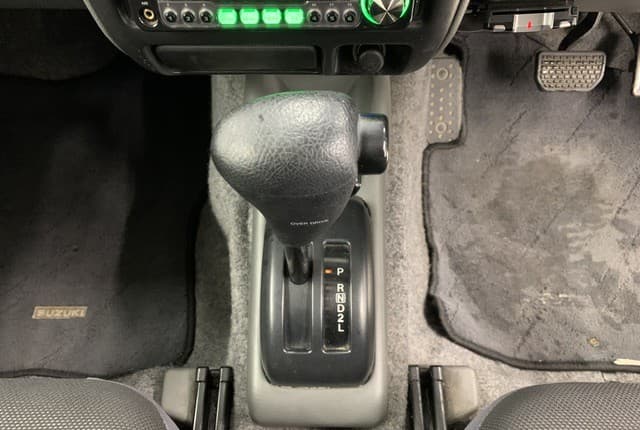 2000 Suzuki Jimny JDM car for sale — photo 12 of 25