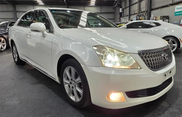 2011 Toyota Majesta JDM car for sale — photo 4 of 10