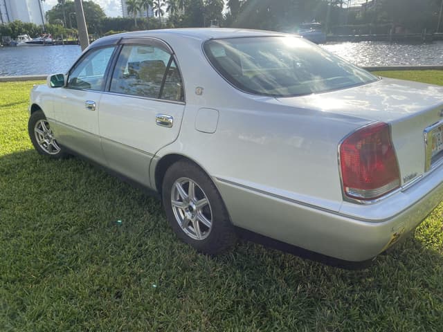 1999 Toyota Majesta JDM car for sale — photo 3 of 11