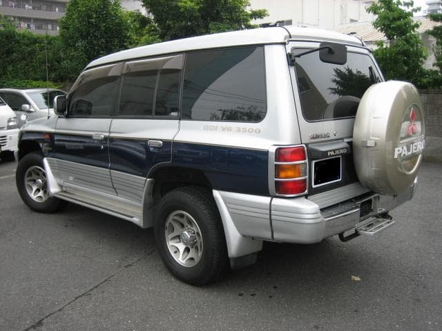 1999 Mitsubishi Pajero JDM car for sale — photo 2 of 3
