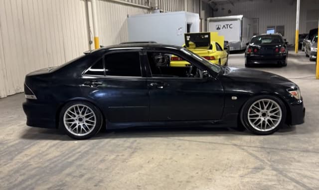 2000 Toyota Altezza JDM car for sale — photo 5 of 25