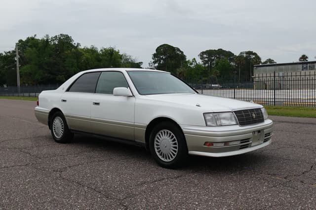 1995 Toyota Crown JDM car for sale — photo 4 of 19
