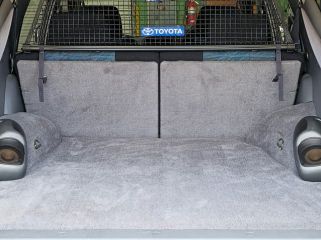 1995 Toyota Hilux Surf JDM car for sale — photo 12 of 20