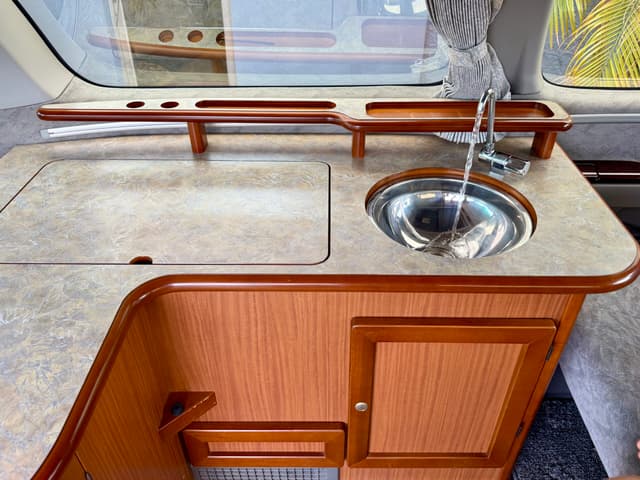 1999 Nissan Elgrand JDM car for sale — photo 20 of 25