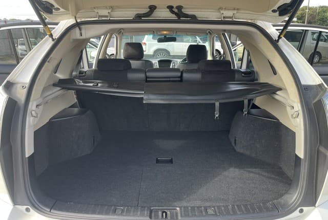 2009 Toyota Harrier JDM car for sale — photo 11 of 25