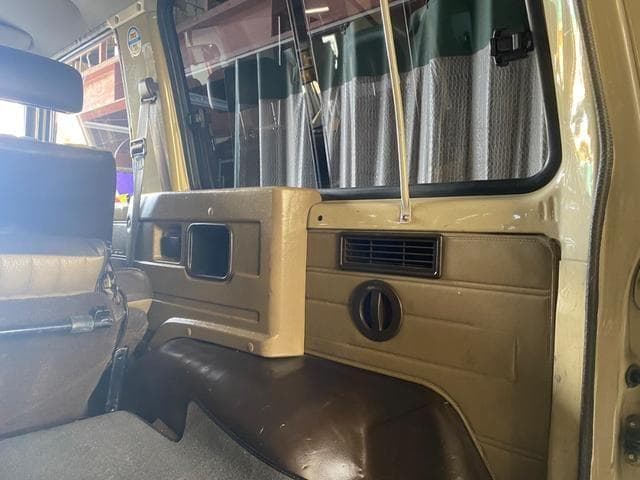 1984 Toyota Land Cruiser JDM car for sale — photo 15 of 25