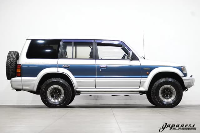 1992 Mitsubishi Pajero JDM car for sale — photo 5 of 25