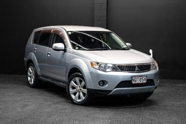 2010 Mitsubishi Outlander JDM car for sale — photo 10 of 18