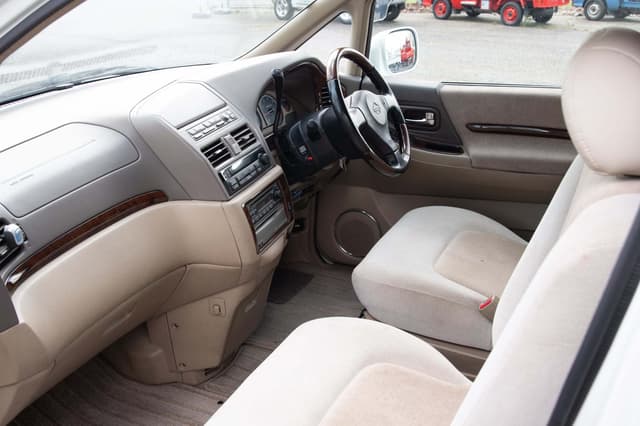 2001 Nissan Presage JDM car for sale — photo 16 of 22