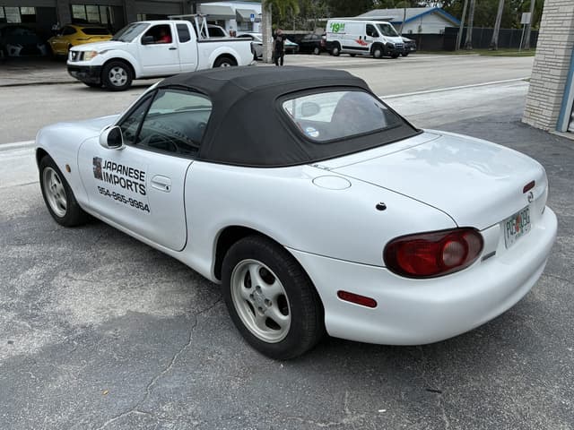2001 Mazda Roadster (Eunos Roadster / MX-5) JDM car for sale — photo 5 of 12