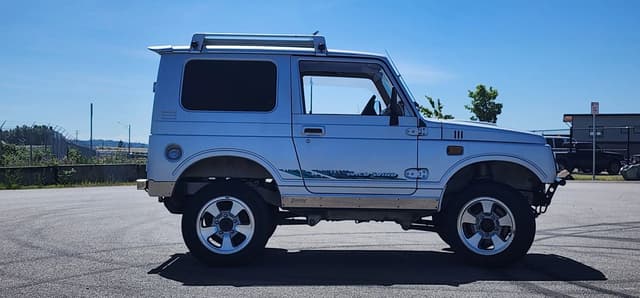 1997 Suzuki Jimny JDM car for sale — photo 6 of 10