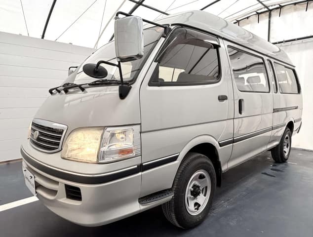 2001 Toyota HiAce JDM car for sale — photo 2 of 25