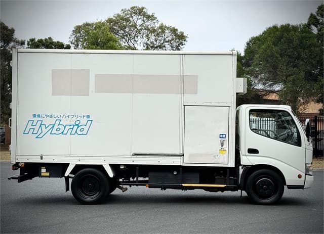 2008 Toyota Dyna JDM car for sale — photo 6 of 24