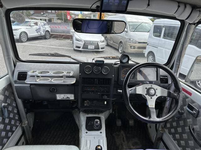 1992 Suzuki Jimny JDM car for sale — photo 5 of 13
