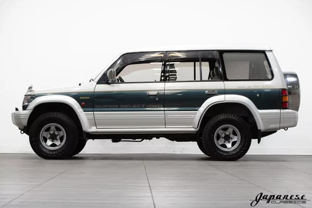 1994 Mitsubishi Pajero JDM car for sale — photo 4 of 25