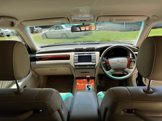 2000 Toyota Crown JDM car for sale — photo 11 of 25