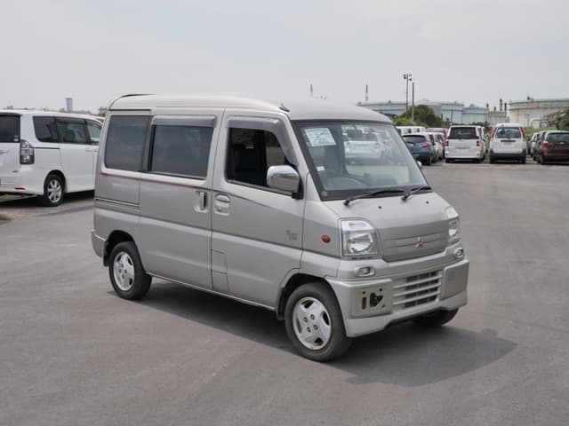 2001 Mitsubishi Town Box JDM car for sale — photo 3 of 25