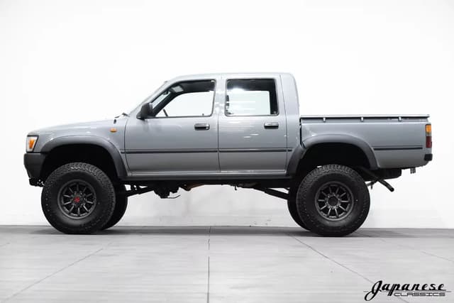 1990 Toyota Hilux JDM car for sale — photo 4 of 25