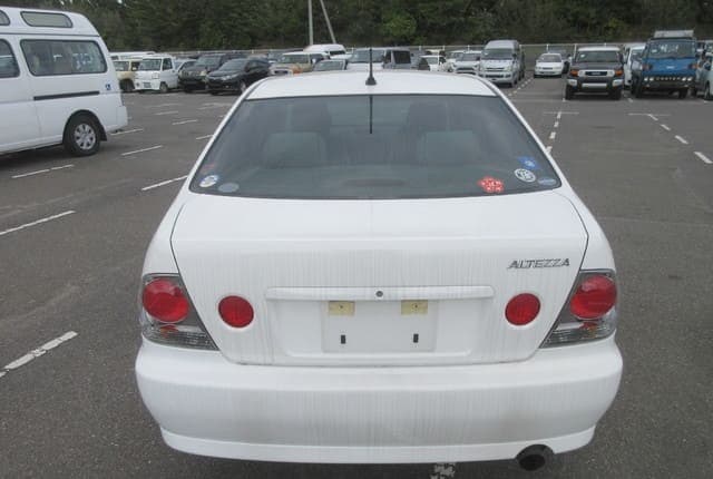 2002 Toyota Altezza JDM car for sale — photo 4 of 25