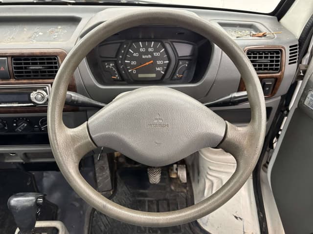 2000 Mitsubishi Minicab JDM car for sale — photo 11 of 25