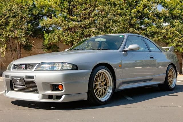 1997 Nissan Skyline JDM car for sale — photo 3 of 25