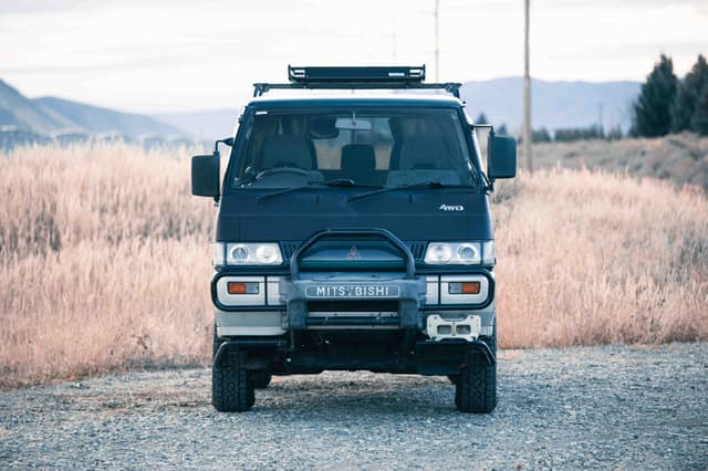 1993 Mitsubishi Delica JDM car for sale — photo 8 of 22