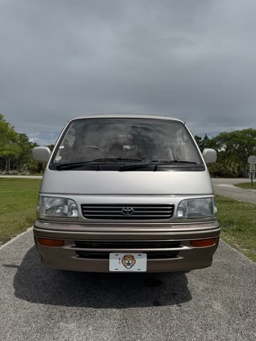 1994 Toyota HiAce JDM car for sale — photo 3 of 25