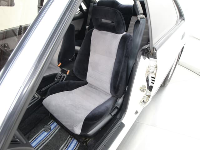 1987 Nissan Bluebird JDM car for sale — photo 17 of 25