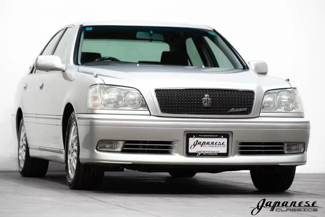 1998 Toyota Crown JDM car for sale — photo 3 of 25
