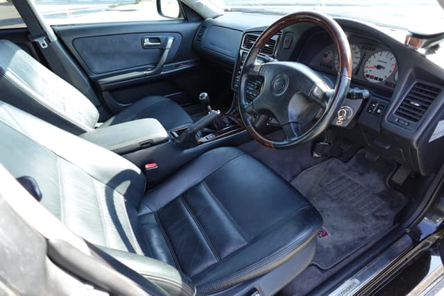 2000 Nissan Stagea JDM car for sale — photo 8 of 20
