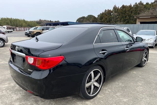 2010 Toyota Mark X JDM car for sale — photo 4 of 25
