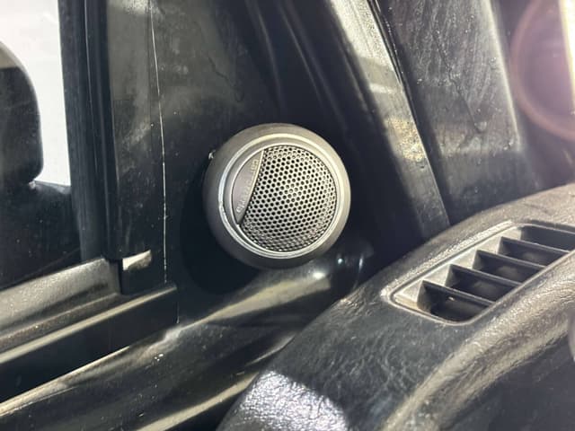 1999 Daihatsu Hijet JDM car for sale — photo 16 of 25