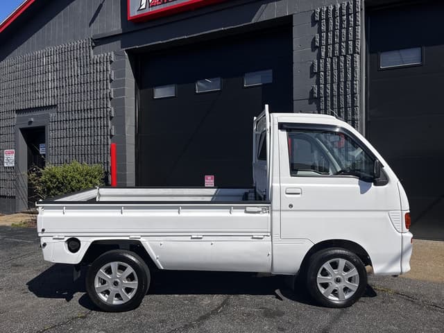 1998 Daihatsu Hijet JDM car for sale — photo 9 of 25