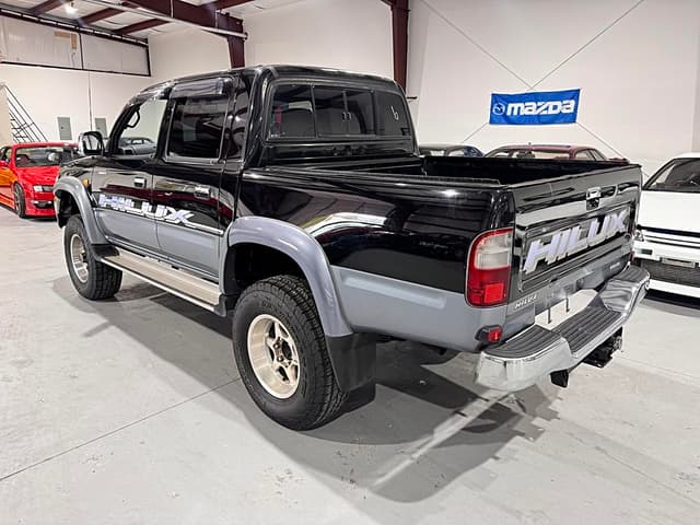 2000 Toyota Hilux JDM car for sale — photo 4 of 22