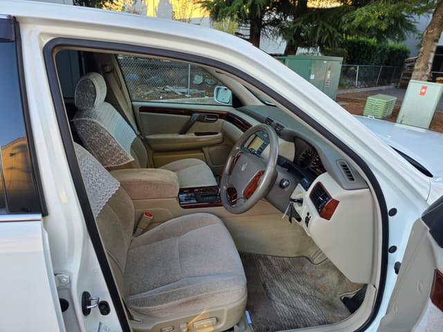 2000 Toyota Crown JDM car for sale — photo 3 of 13