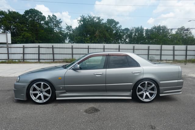 1998 Nissan Skyline JDM car for sale — photo 4 of 17