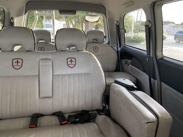 1999 Mitsubishi Delica JDM car for sale — photo 7 of 17