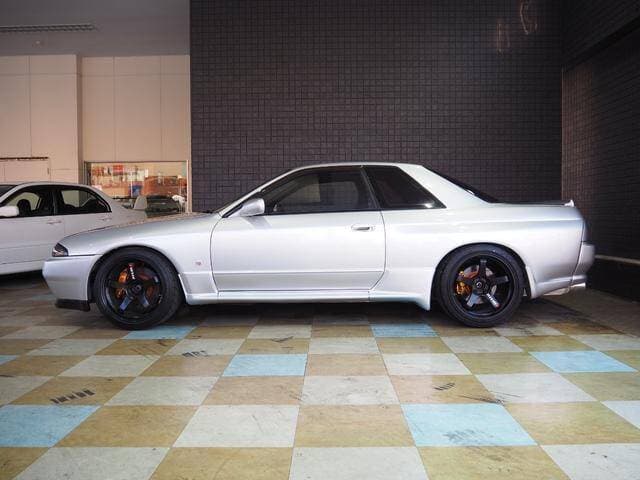 1992 Nissan Skyline JDM car for sale — photo 11 of 20