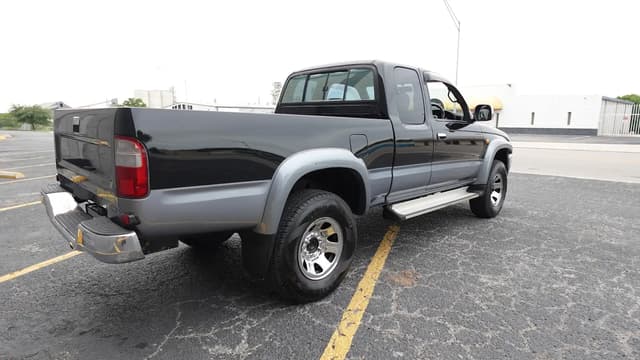 1998 Toyota Hilux JDM car for sale — photo 6 of 16