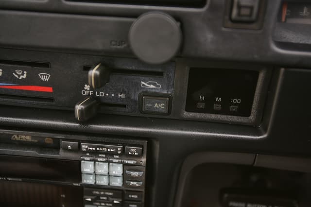 1995 Toyota Hilux JDM car for sale — photo 21 of 25
